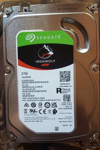 Sata seagate st2000vn004 - 2, tb